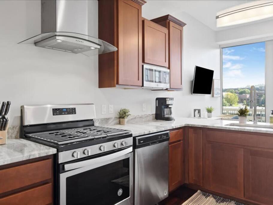 Cozysuites Dream 1Br, Ppg Paints Arena, Pitts Pittsburgh Exterior photo