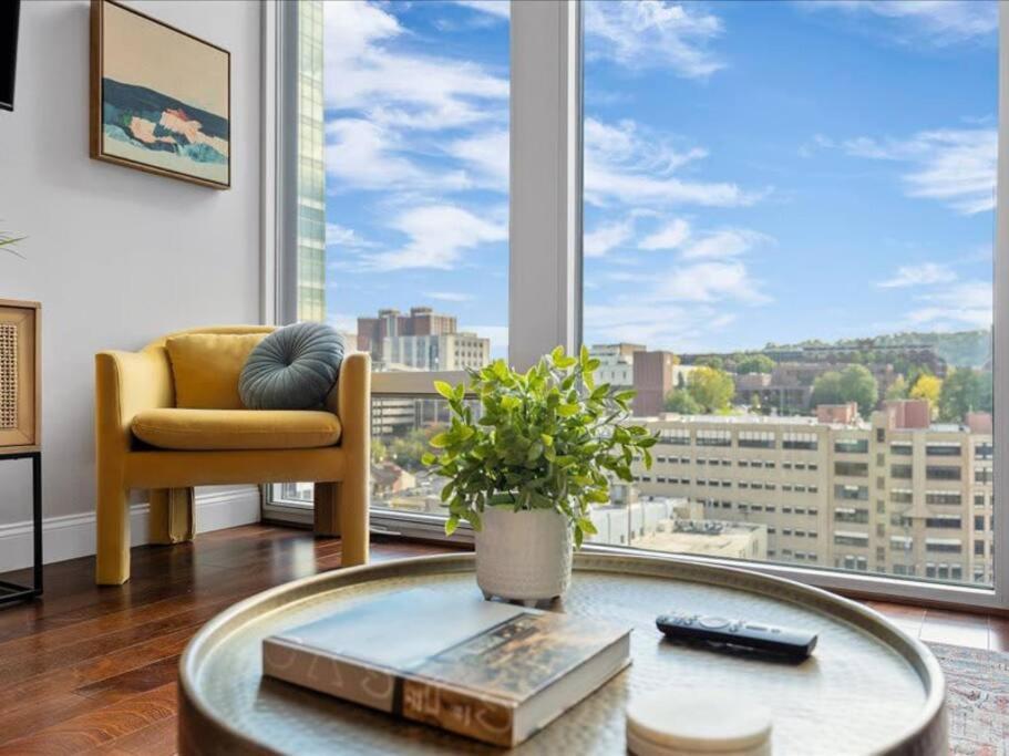 Cozysuites Dream 1Br, Ppg Paints Arena, Pitts Pittsburgh Exterior photo